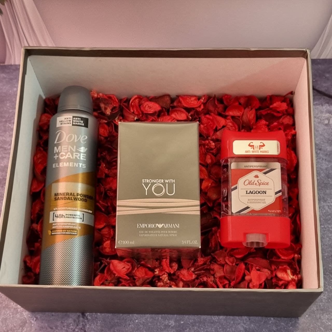 پک هدیه مردانه کد18 | عطر استرانگر ویت یو + اسپری داو + مام اولد اسپایس — تصویر ۱۱