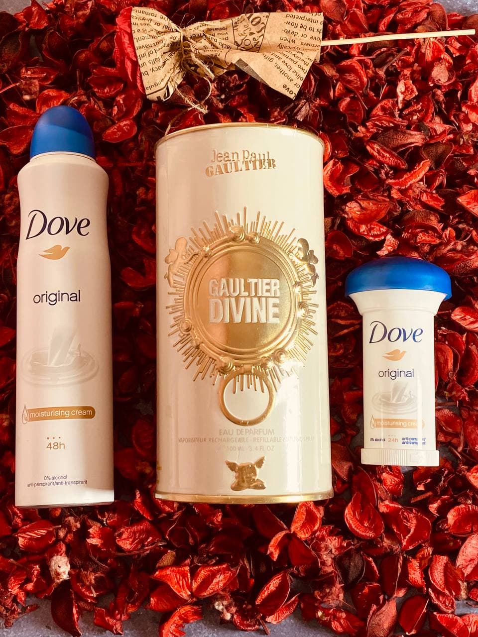 پک کادویی عطر دیواین + ست اسپری و مام داو – کد18