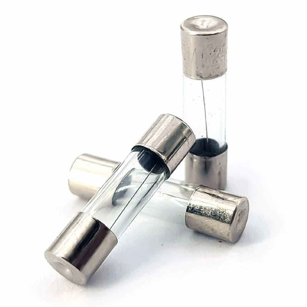 فیوز شیشه ای 15 آمپر 5×20 میلیمتر — تصویر ۲