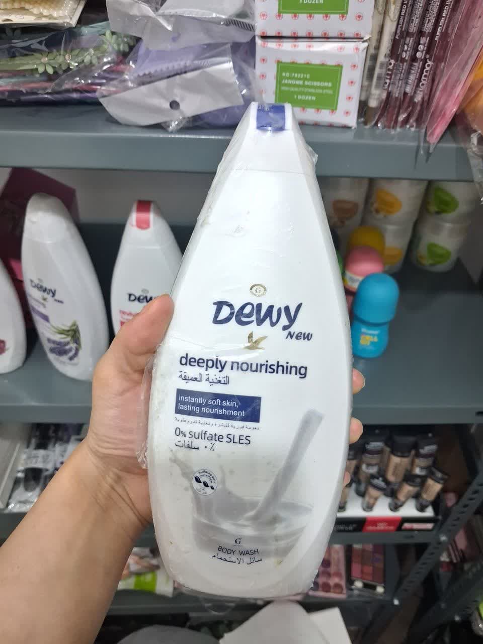 شامپو بدن نرم کننده دوی Dewy حاوی عصاره شیر