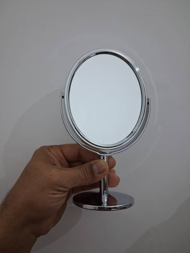 آینه میز آرایشی 360 درجه چرخ دار با بزرگنمایی 2X — تصویر ۲