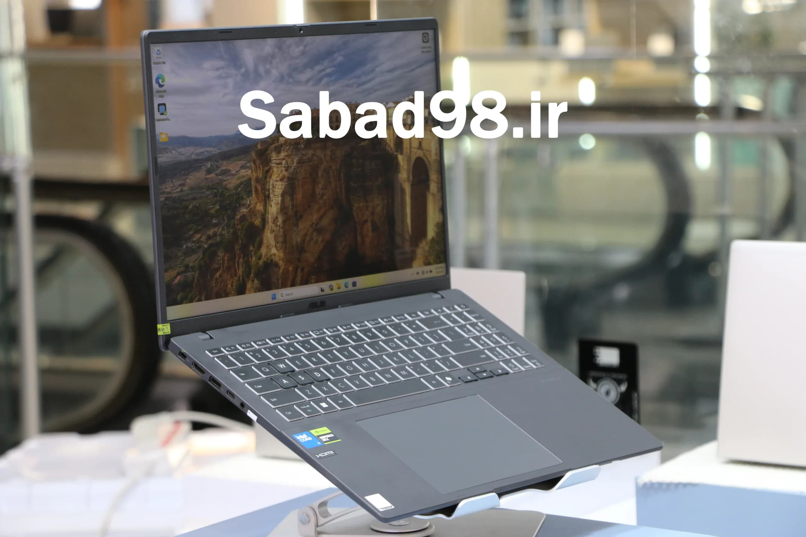 لپ تاپ Asus V16 Core 5 210H | 16GB | 512GB SSD | RTX 5050 8GB | 16 inch 144Hz — تصویر ۵