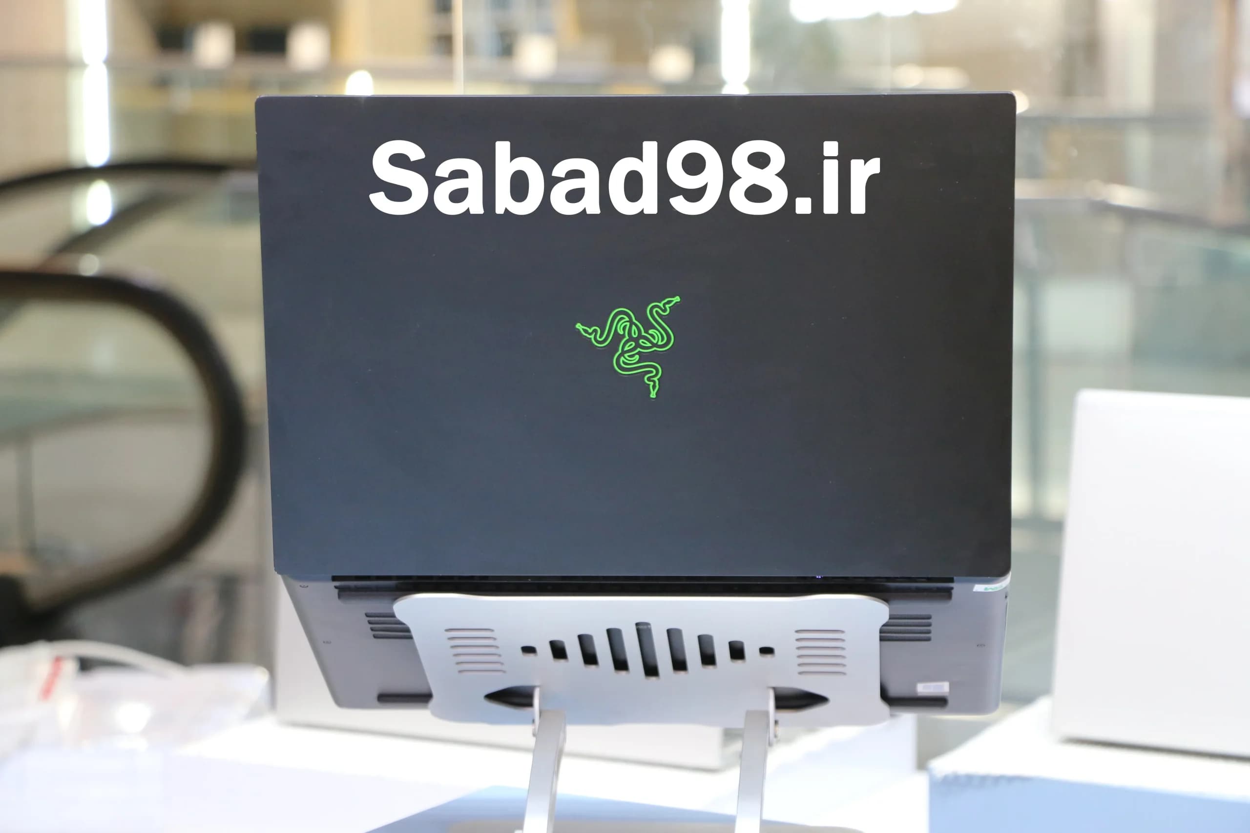 لپ تاپ Razer Blade 15 i7 8750H | 16GB | 128GB SSD + 1TB HDD | GTX 1060 Max-Q 6GB | 15.6 inch — تصویر ۴