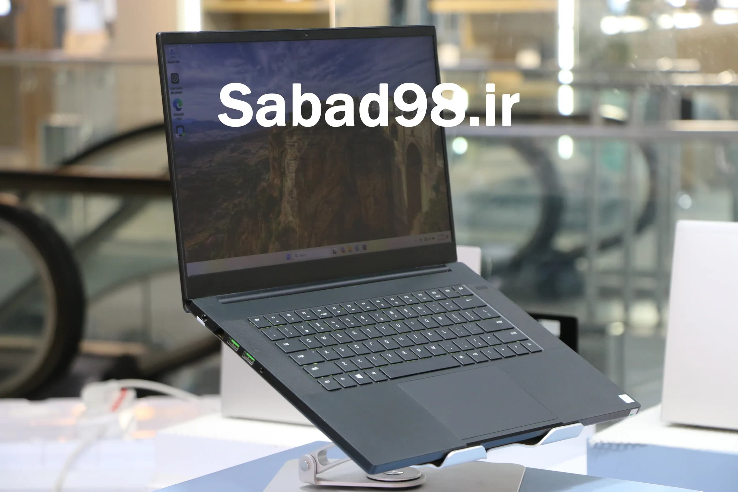 لپ تاپ Razer Blade 15 i7 8750H | 16GB | 128GB SSD + 1TB HDD | GTX 1060 Max-Q 6GB | 15.6 inch — تصویر ۵