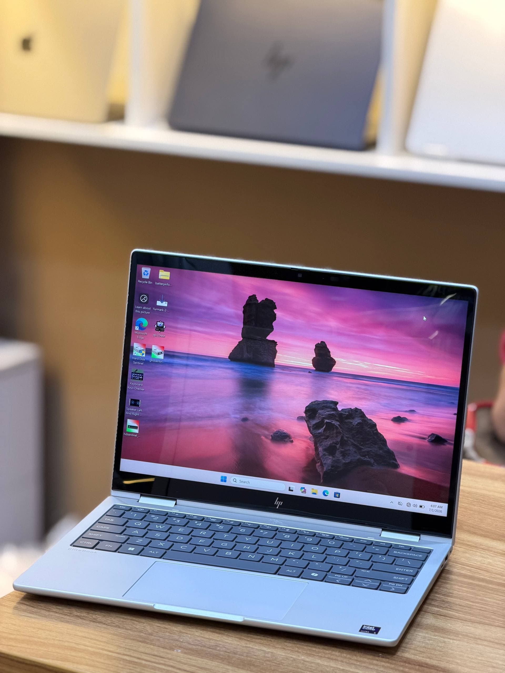 لپ تاپ HP EliteBook 8 G1i 13 Ultra 5 225U | 32GB | SSD 512GB | Intel + NPU | 13 inch FHD X360 Touch
