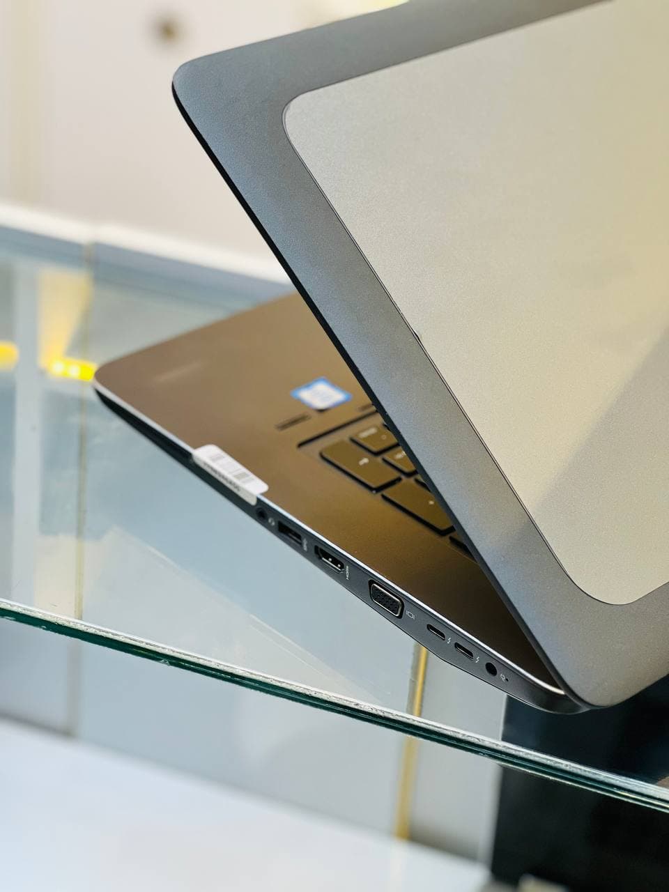 لپ تاپ HP ZBook 17 G3 Xeon 1535M | 16GB | SSD 1TB | M5000M 8GB | 17 inch FHD — تصویر ۵