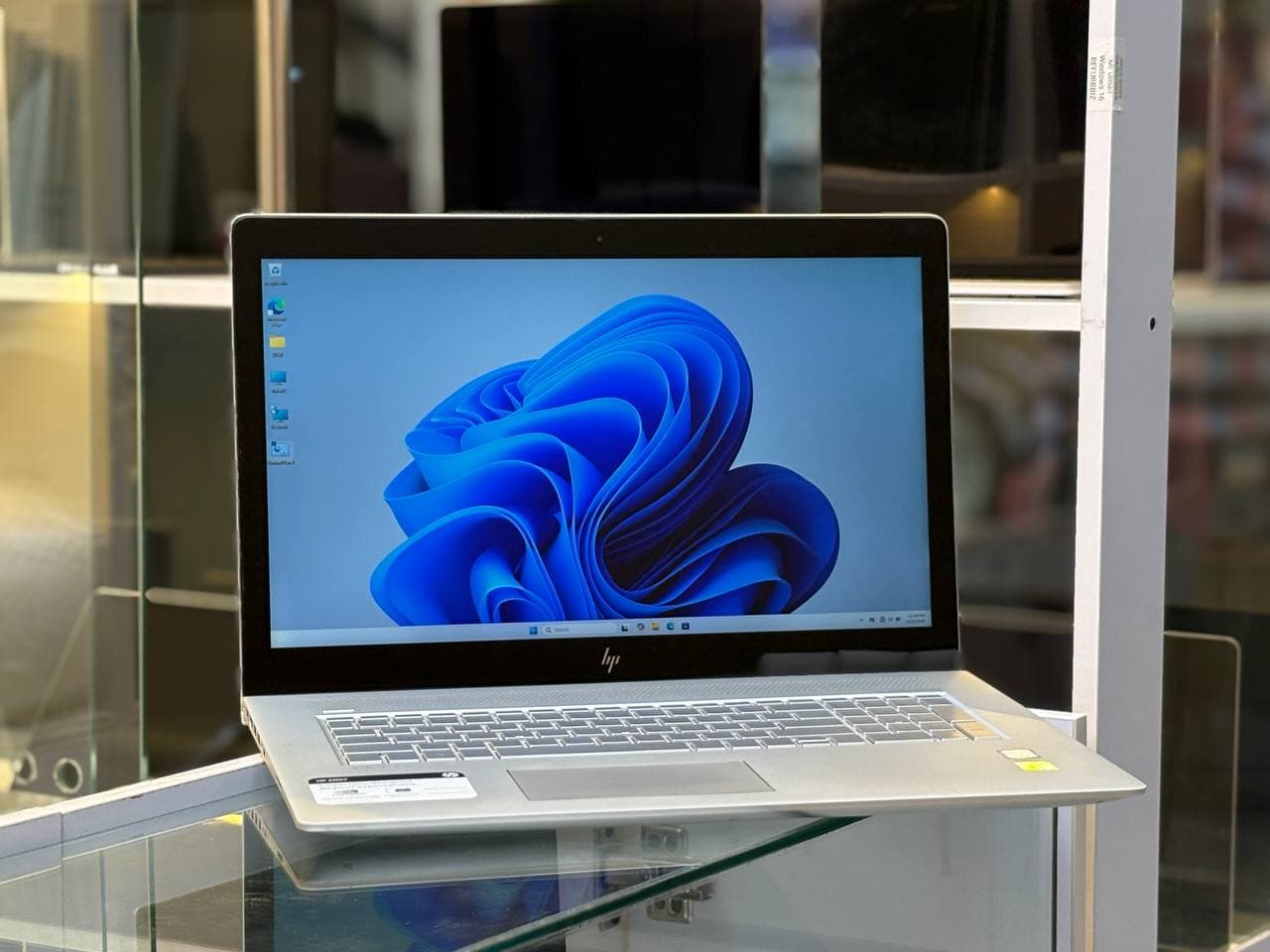 لپ تاپ HP Envy 17 i7 8550U | 12GB | SSD 512GB | MX150 2GB | 17 inch FHD