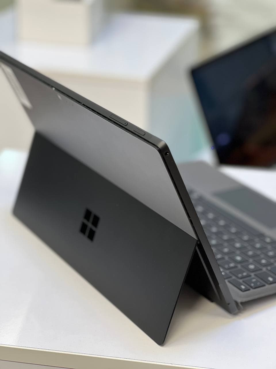 لپ تاپ Surface Pro 6 i5 8350U | 8GB | SSD 256GB | Intel UHD | 12.3 inch Touch — تصویر ۶