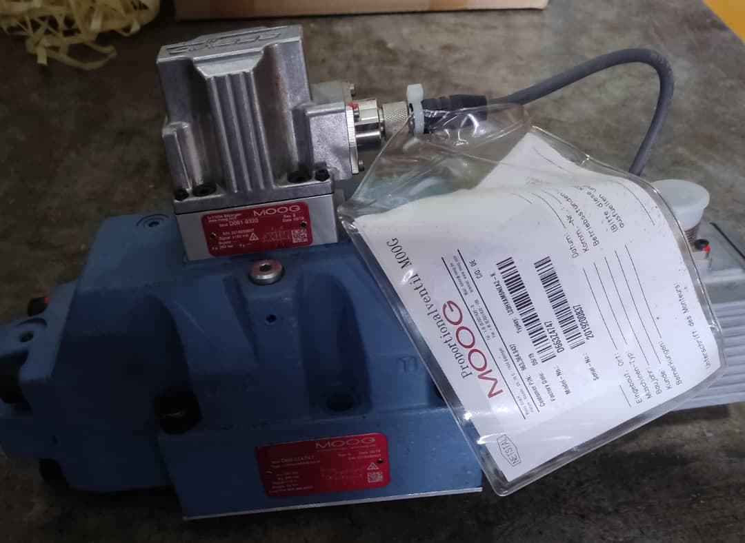 شیر سروو والو MOOG سریD663Z4711 — تصویر ۳
