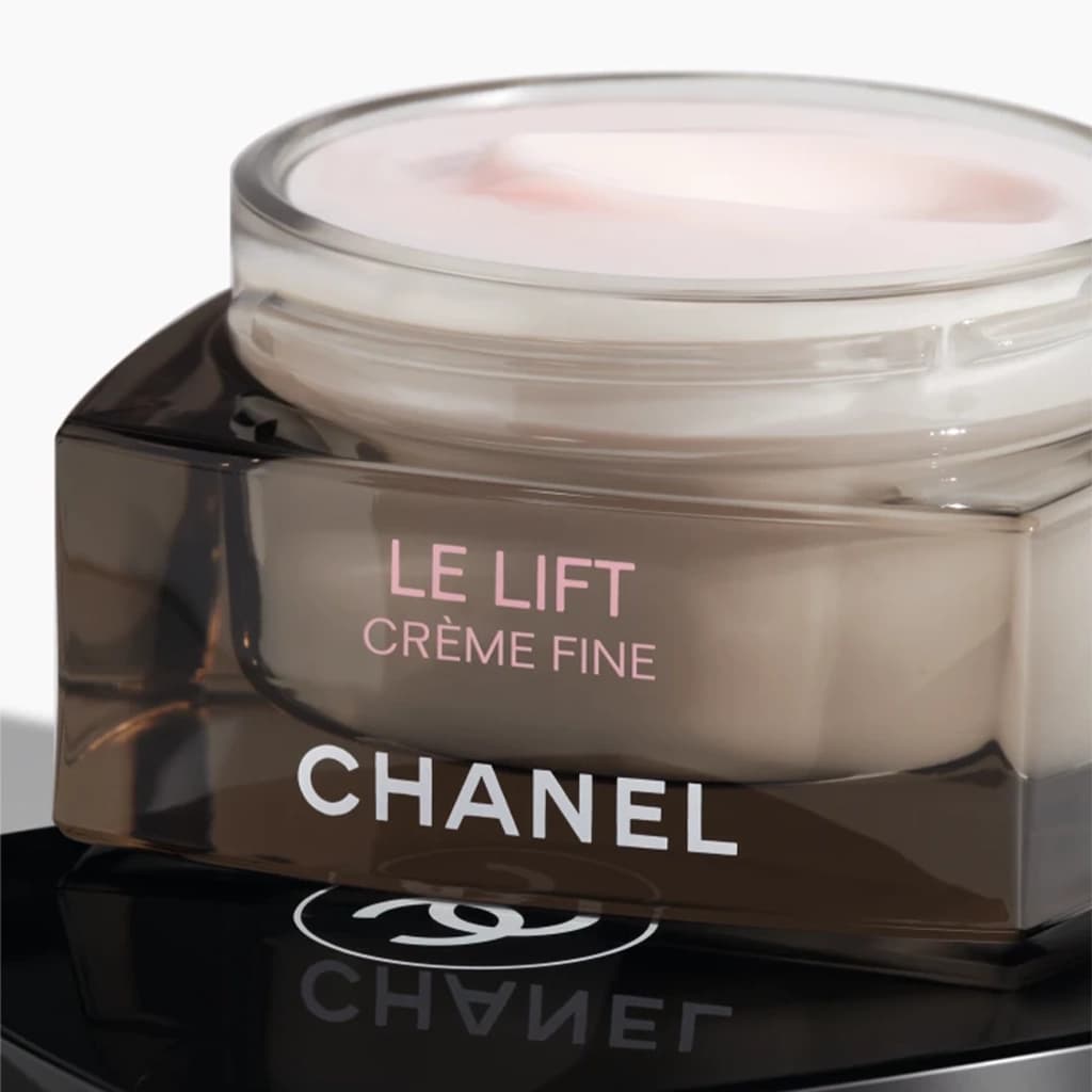 کرم لیفتینگ و ضدچروک شنل Chanel Le Lift Creme Fine با عصاره گیاهی یونجه — تصویر ۵