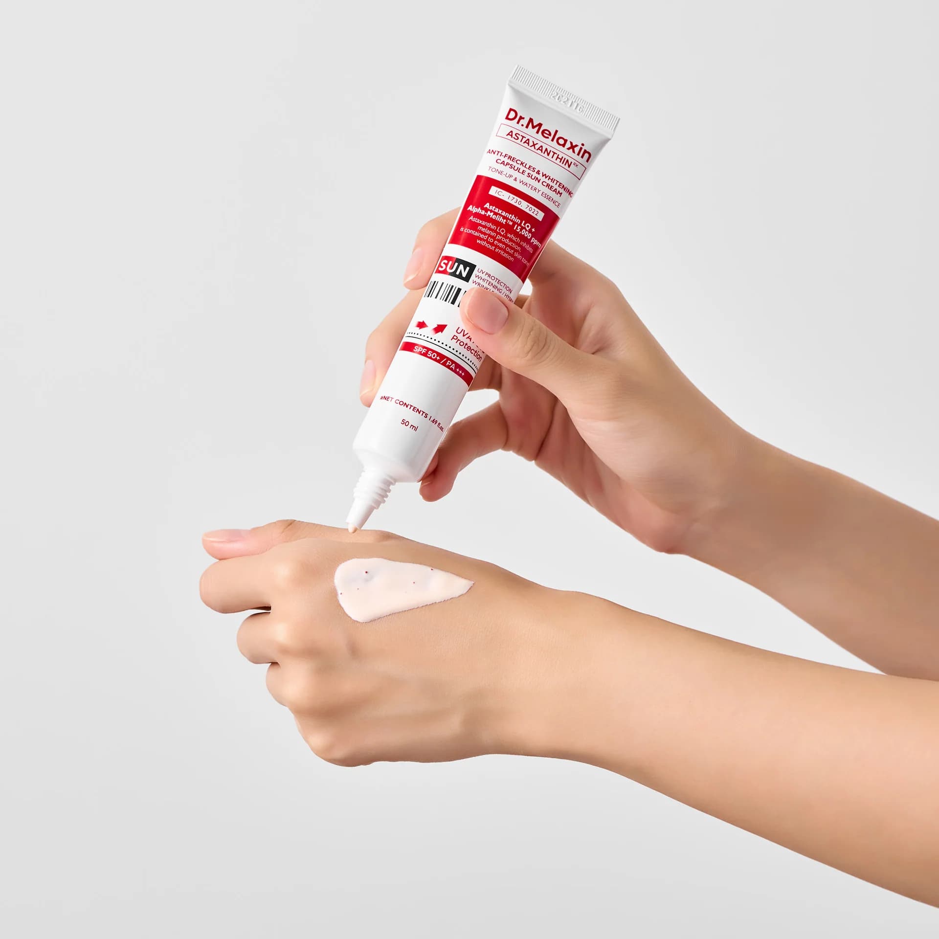کرم ضد آفتاب و ضد لک کپسولی آستاگزانتین دکتر ملاکسین Dr Melaxin Capsule Sun Cream حجم 50 میل — تصویر ۱۲