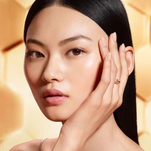 ست 6 عددی جوانساز و ضد پیری ابیل رویال گرلن Guerlain مدل Abeille Royale Age-Defying Hexalogy — تصویر ۶