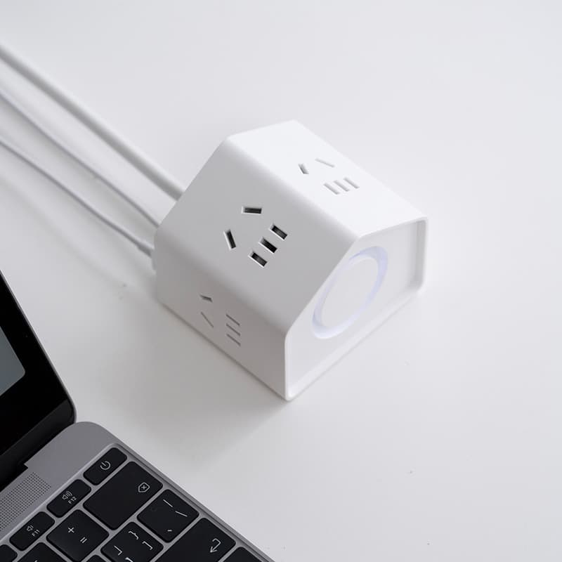 چندراهی برق و شارژر usb ویوک — تصویر ۴