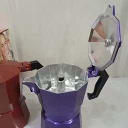 قهوه جوش رنگی 3 کاپ (قهوه ساز -موکاپات) — تصویر ۴