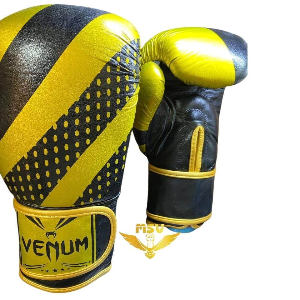 دستکش بوکس چرم ونوم (Venum) طلایی راه راه 10 اونس