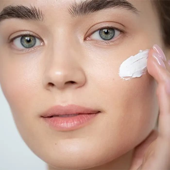 کرم 24 ساعته بازسازی و ضد چروک سلول بنیادی انگور vivacel دکتر بلتر 100 میل — تصویر ۳