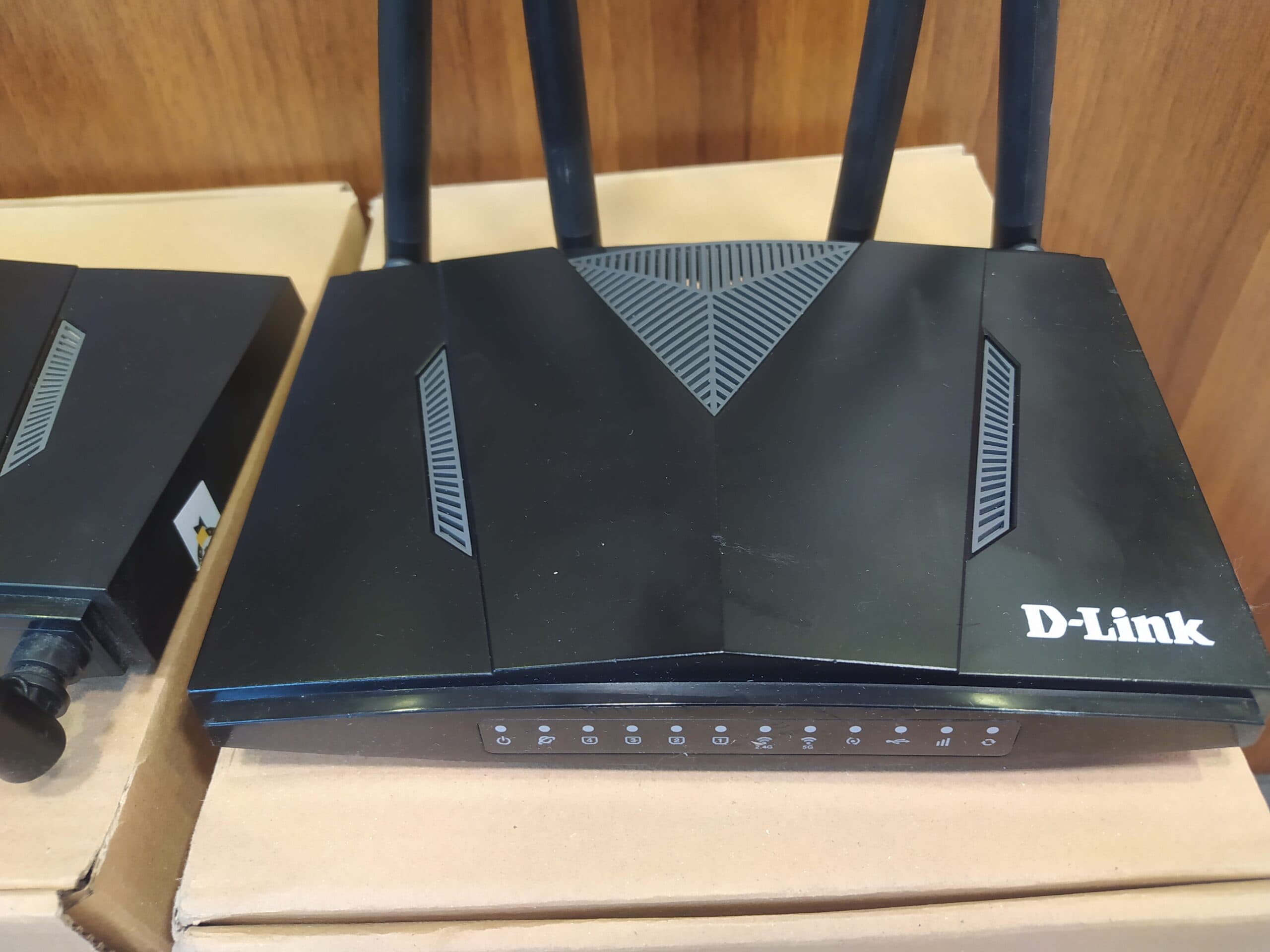 مودم 4G رومیزی بیسیم دی لينک D-LINK DWR-M921 سیم کارتی دست دوم — تصویر ۸