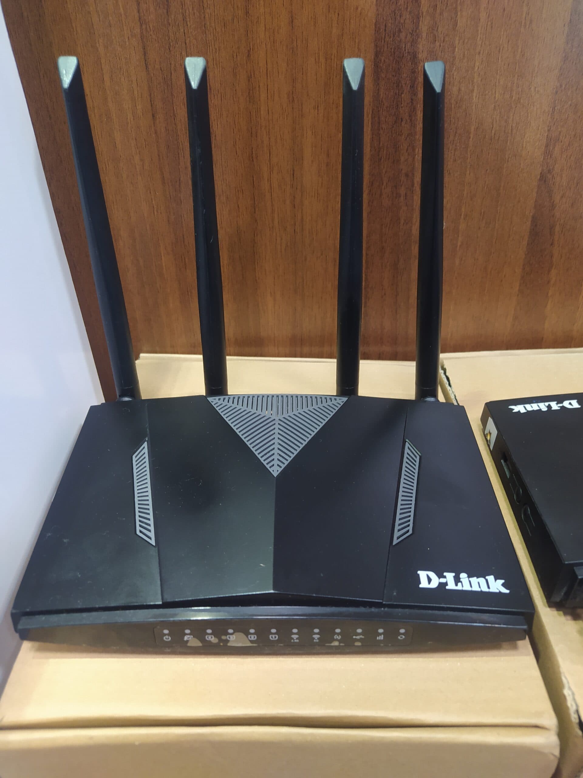 مودم 4G رومیزی بیسیم دی لينک D-LINK DWR-M921 سیم کارتی دست دوم — تصویر ۹