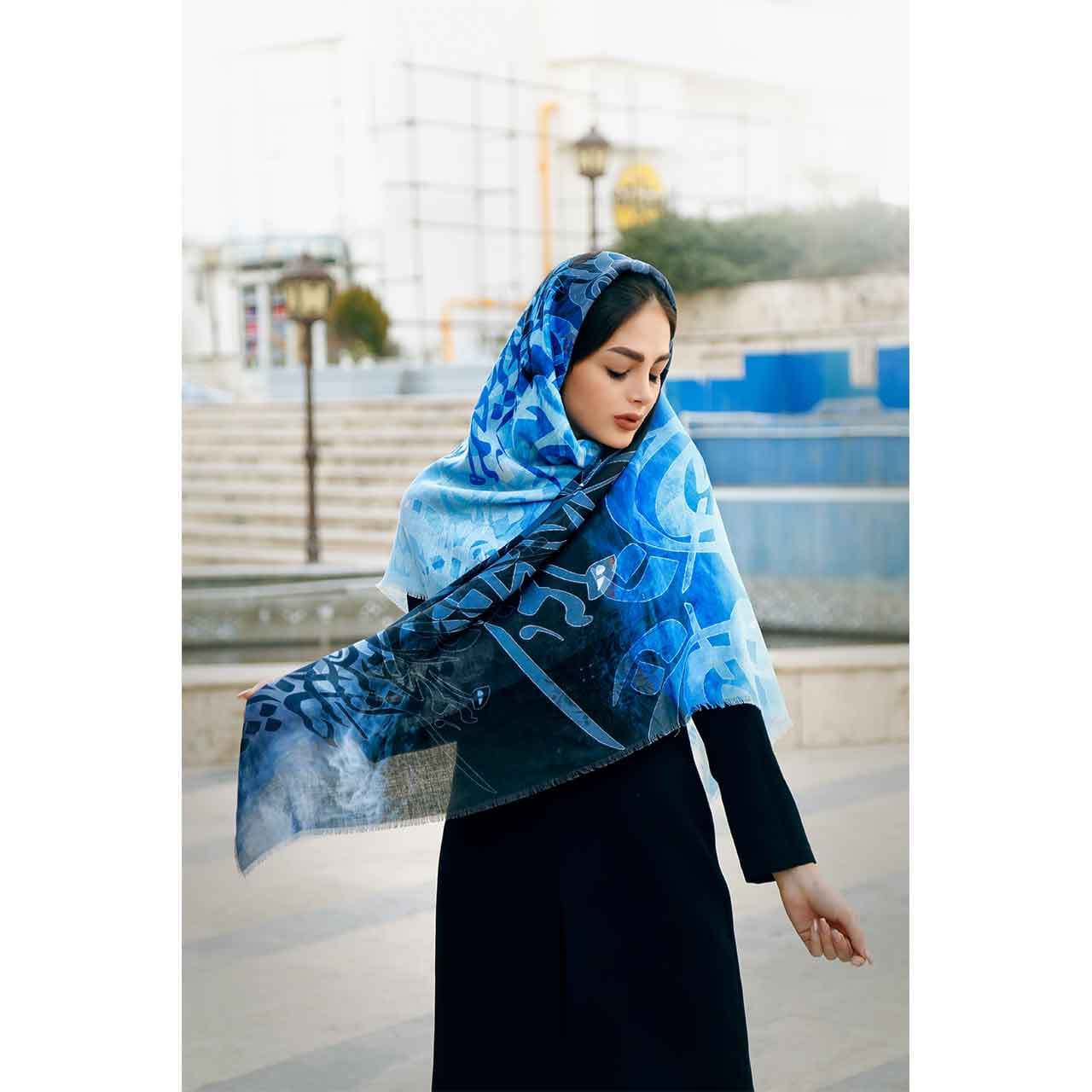 روسری نخی زنانه طرح خطاطی کد 02 — تصویر ۵