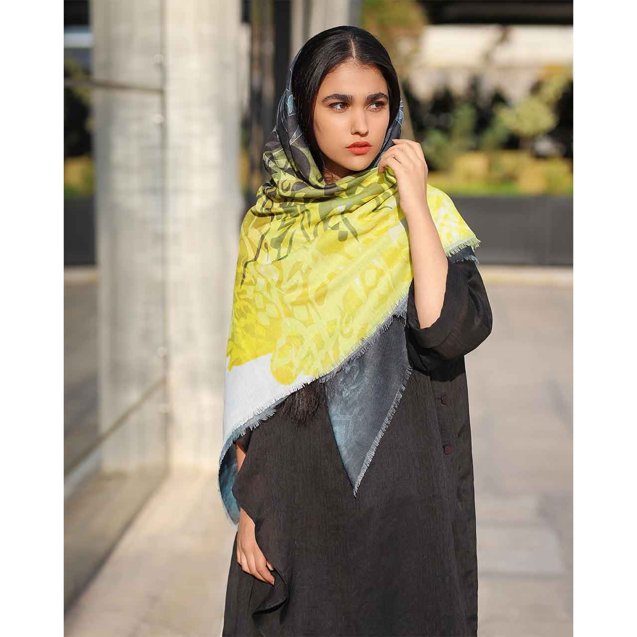 روسری نخی زنانه طرح خطاطی کد 01 — تصویر ۴