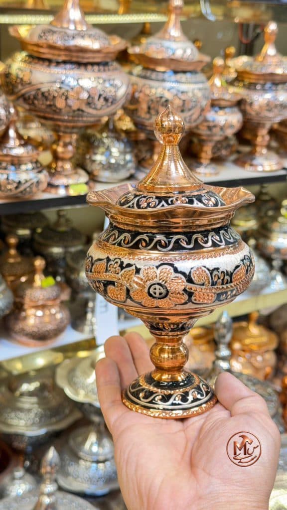 قندان مسی نقره کوب پایه دار — تصویر ۴