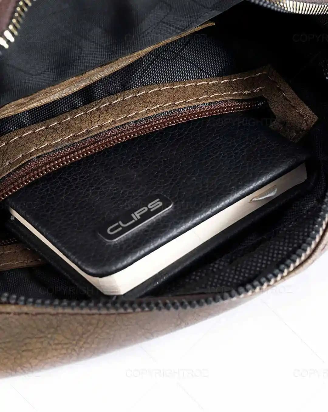 کیف دوشی مردانه گوچی GUCCI مدل 1427 — تصویر ۷