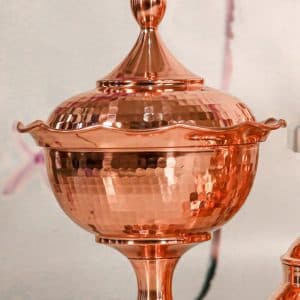شکلاتخوری (قندان) چکشی پایه دار مسی — تصویر ۴