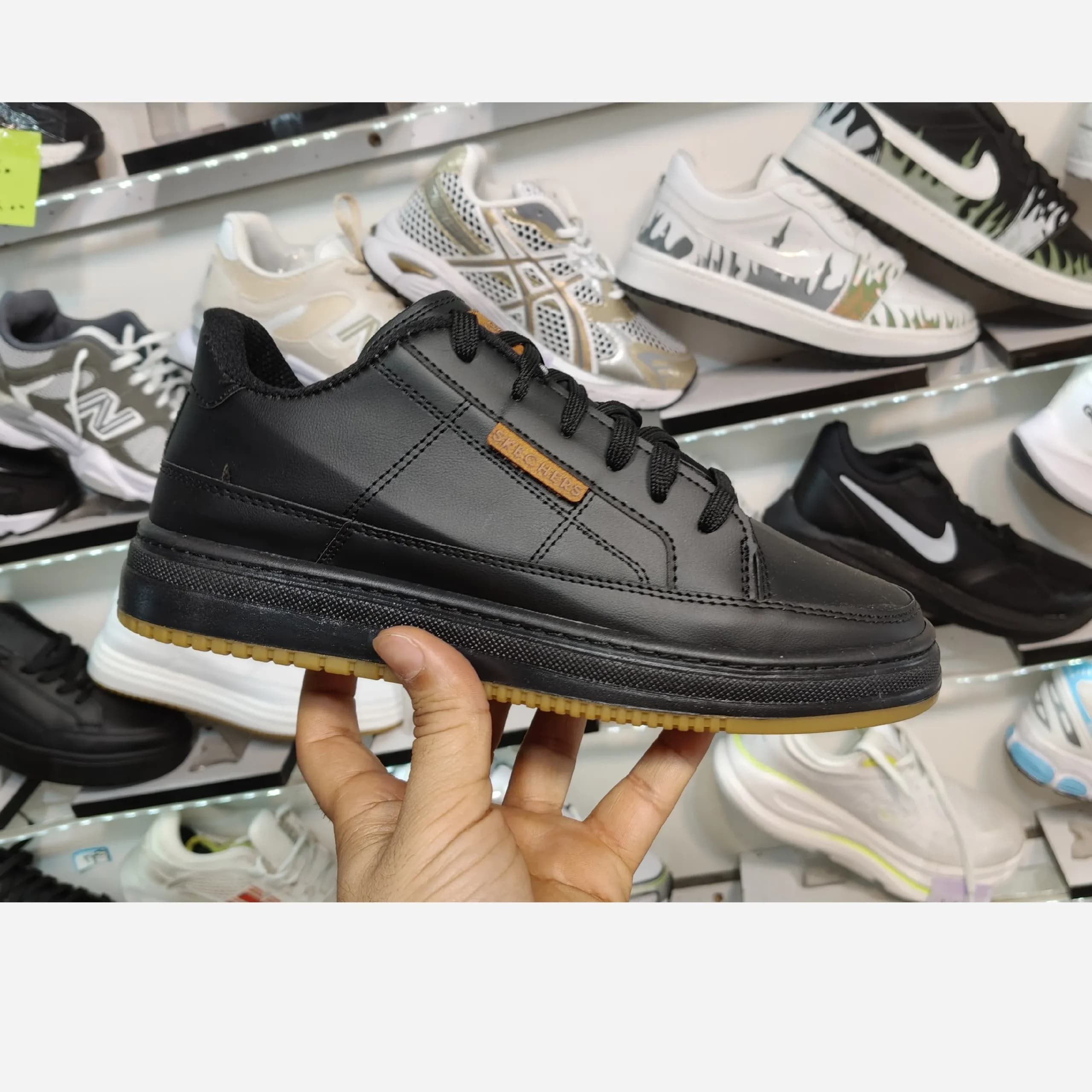 کفش اسپرت مردانه ونس برشکا رنگ مشکی طلایی کرم با زیره پیو درجه یک — تصویر ۱۲