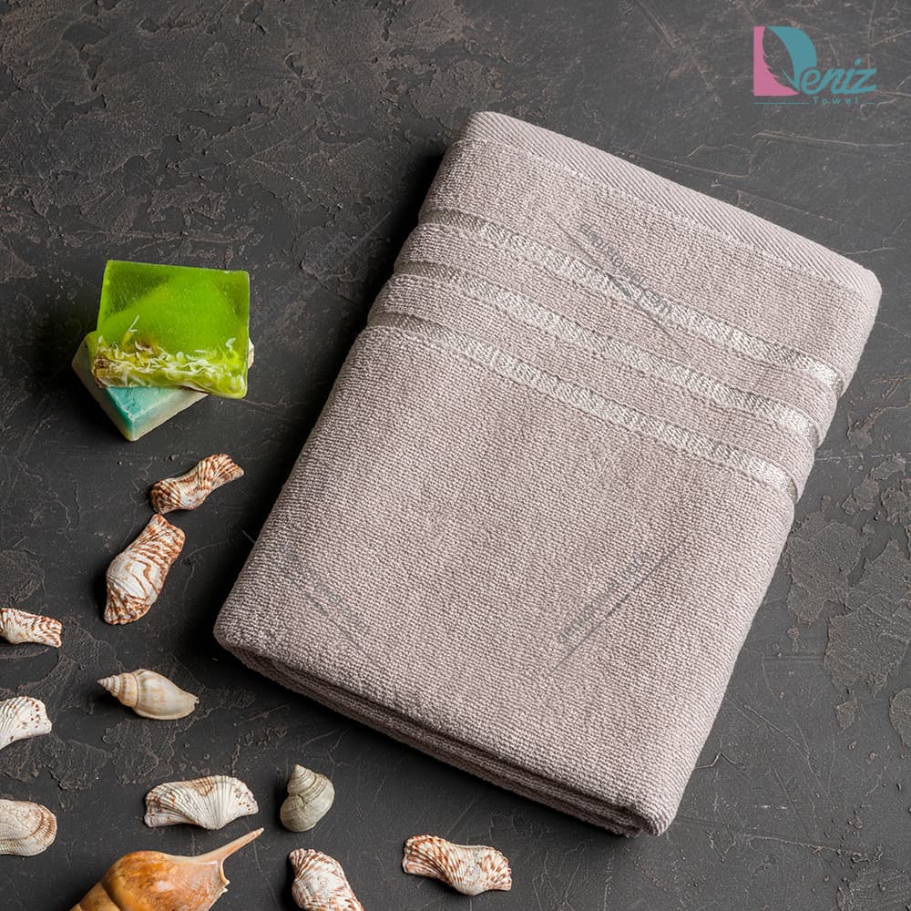 حوله استخری لیزا رنگ کرم — تصویر ۳