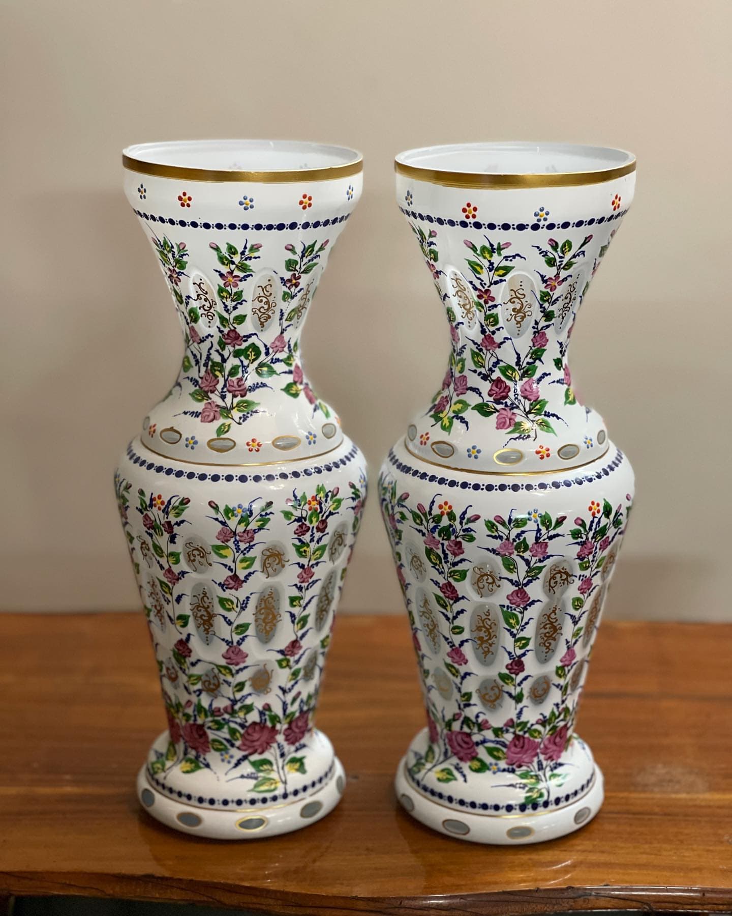یک جفت گلدان سه پوست