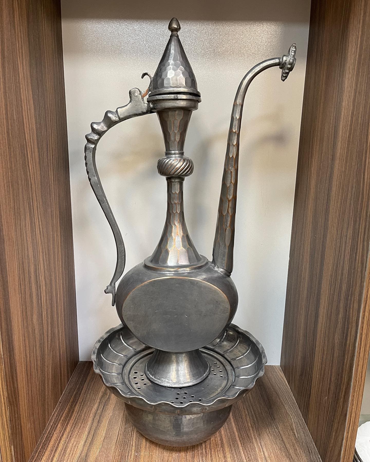 آفتابه لگن مسی سایز بزرگ معروف به خویی — تصویر ۹