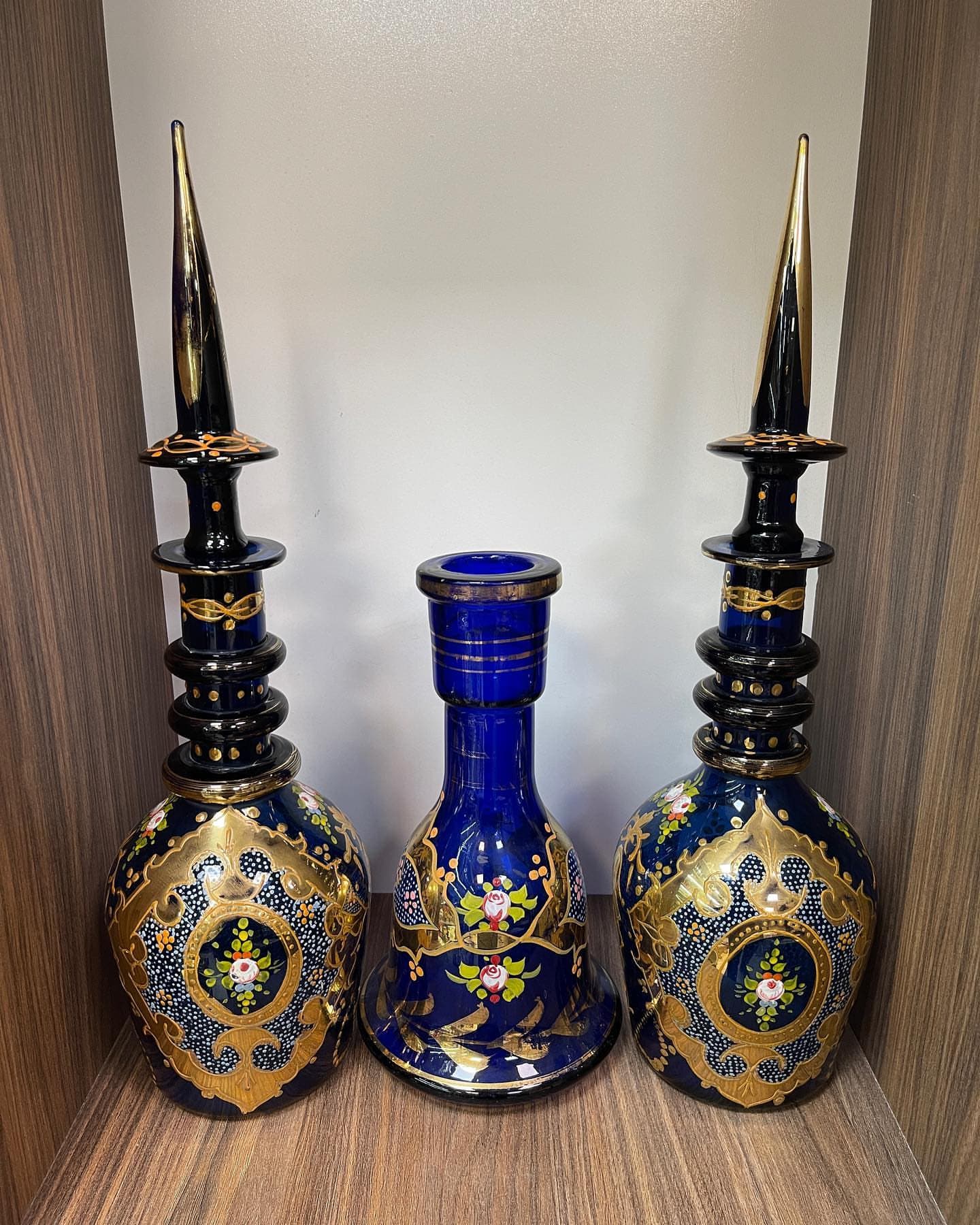 مجموعه تنگ و کوزه قلیان قدیمی — تصویر ۲