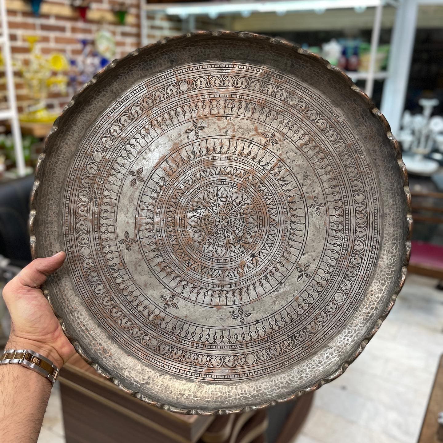 مجمعه مسی نقش دار قدیمی — تصویر ۵