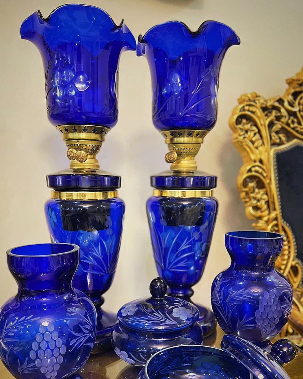 ست زیبا لاله کریمخانی،گلدان و شکلاتخوری لاجوردی آنتیک