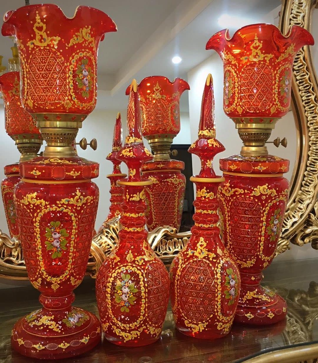 مجموعه‌کم یاب و بی نظیر چراغ و تنگ نیزه ای سه پوست