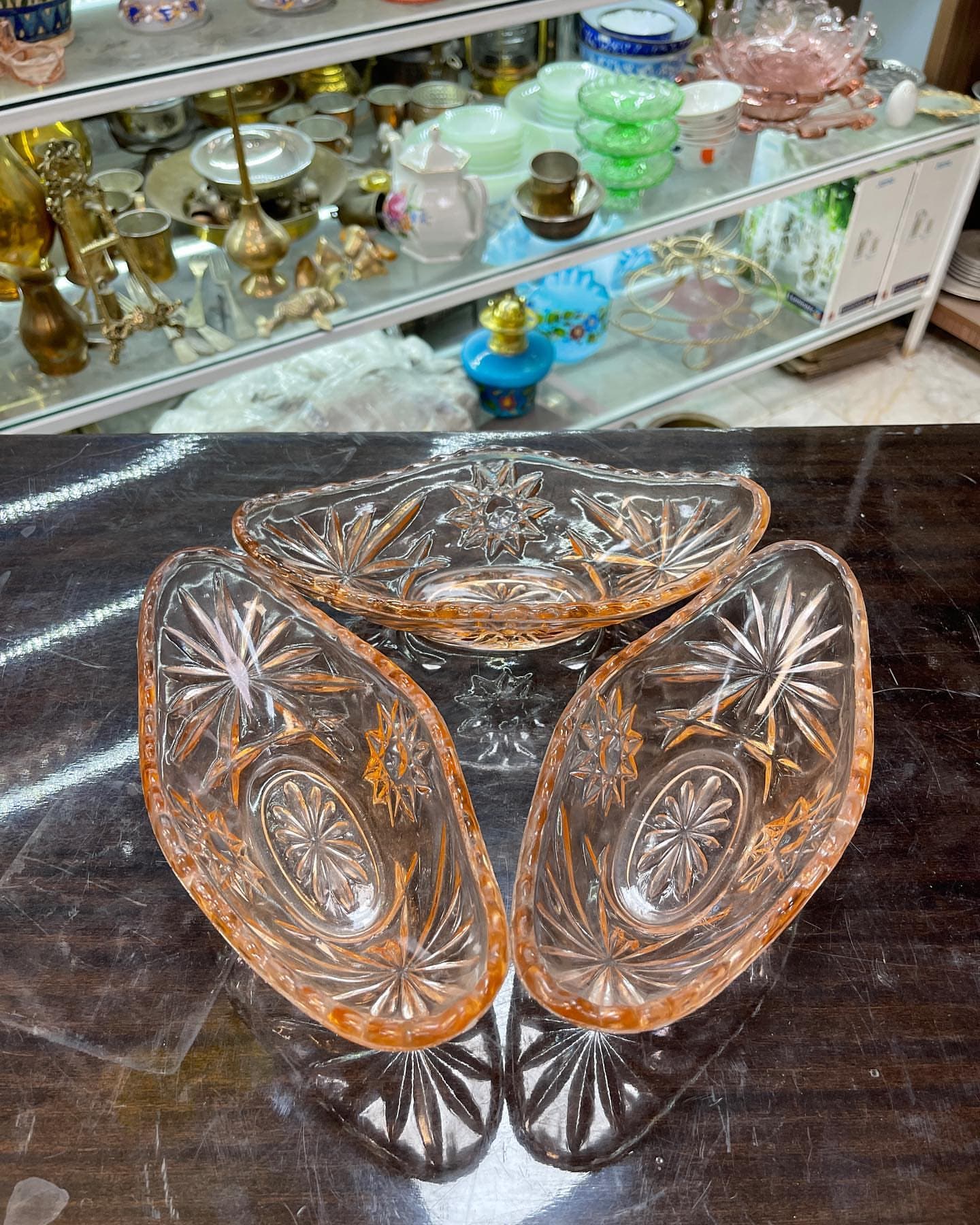 شکلاتخوری خوش رنگ ایران قدیم — تصویر ۳