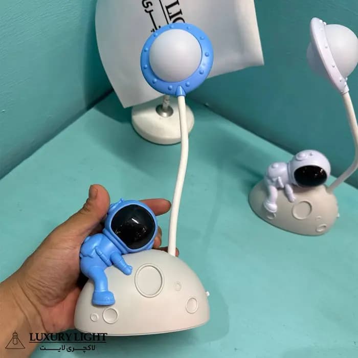 چراغ مطالعه مدل دو حالته طرح فضانورد و ماه — تصویر ۸