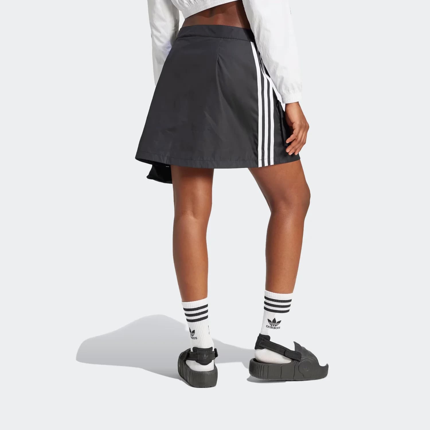 دامن زنانه آدیداس مدل Cargo Mini Skirt — تصویر ۹