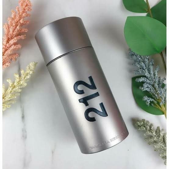 عطر ادکلن کارولینا هررا 212 آکوا مردانه | Carolina Herrera 212 Men Aqua حجم 100 میل — تصویر ۱۰