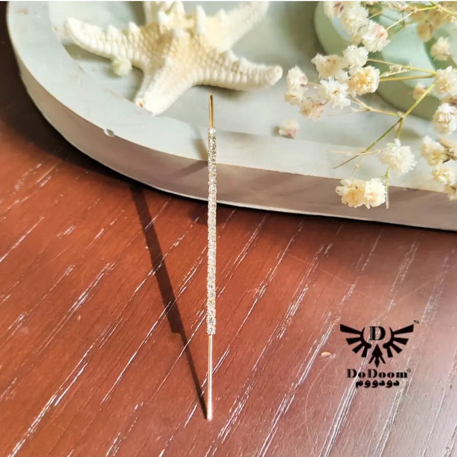 گوشواره کراس نگینی ساده E35