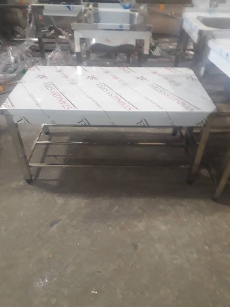 میز کار در ابعاد 150 سانتی متر