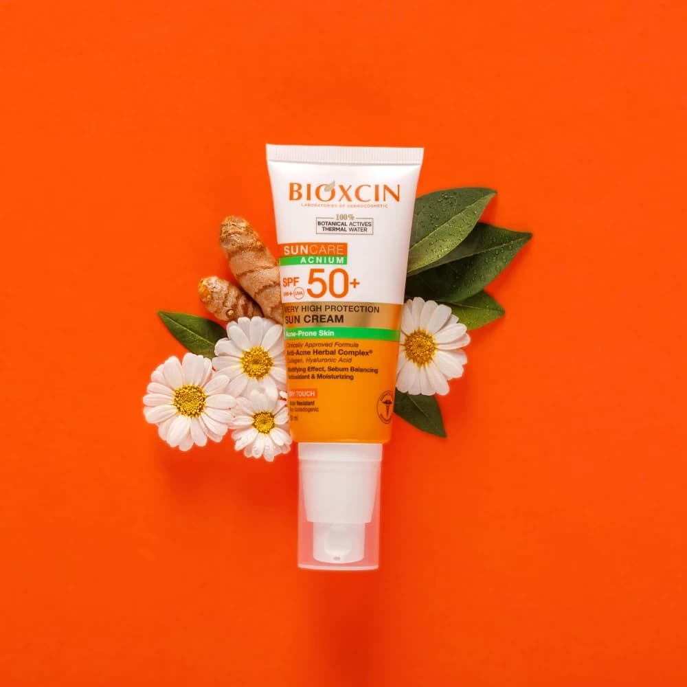 کرم ضد آفتاب بیوکسین Bioxcin با محافظت بسیار بالا مناسب پوست های مستعد آکنه Spf 50+ — تصویر ۶