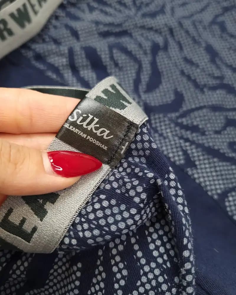 شورت مردانه نیم پا کش از رو طرح متنوع سیلکا — تصویر ۴
