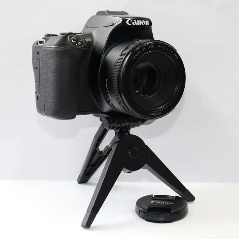 دوربین کانن مدل 250D با لنز 50 فیکس F1.8 سری STM ( استوک )