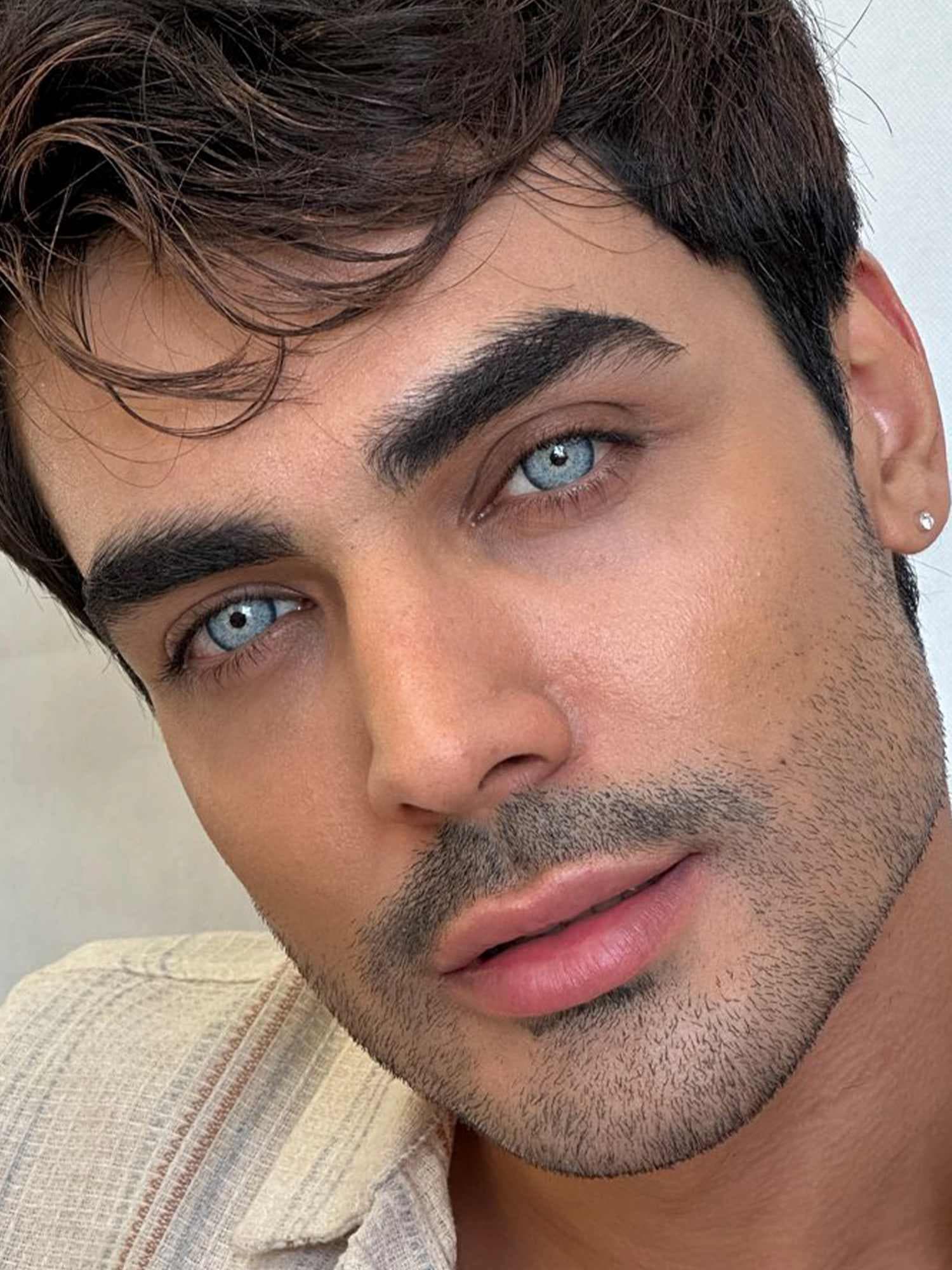 لنز طبی رنگی اوربان لایر بروکلین گری Brooklyn gray — تصویر ۵