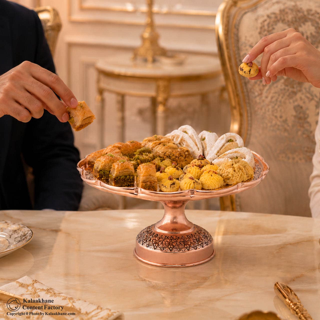 شیرینی خوری مس دیبا رنگ مسی کد 1022 — تصویر ۹