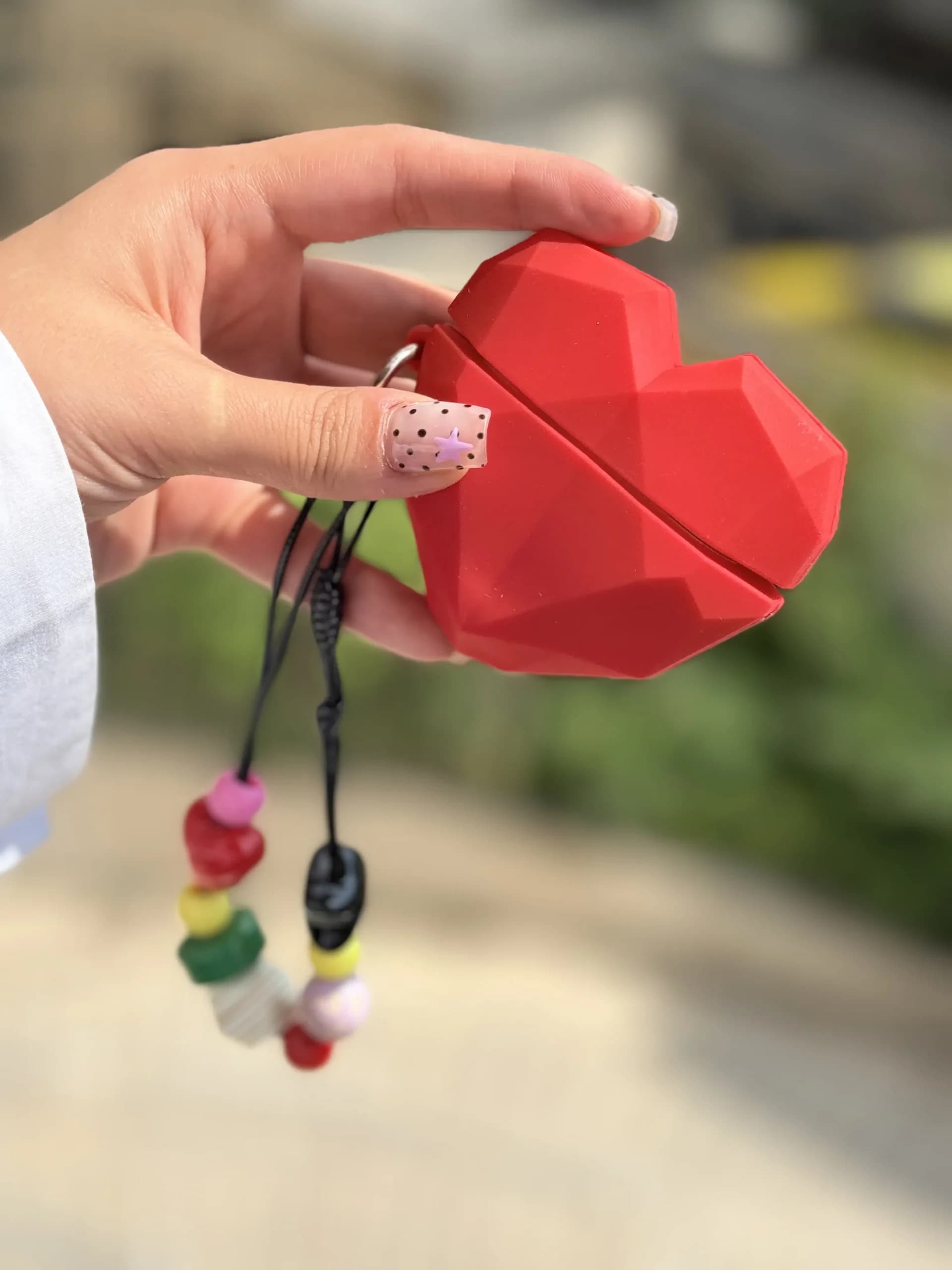 کاور ایرپاد قلب قرمز با آویز (کدa0014) — تصویر ۱۰