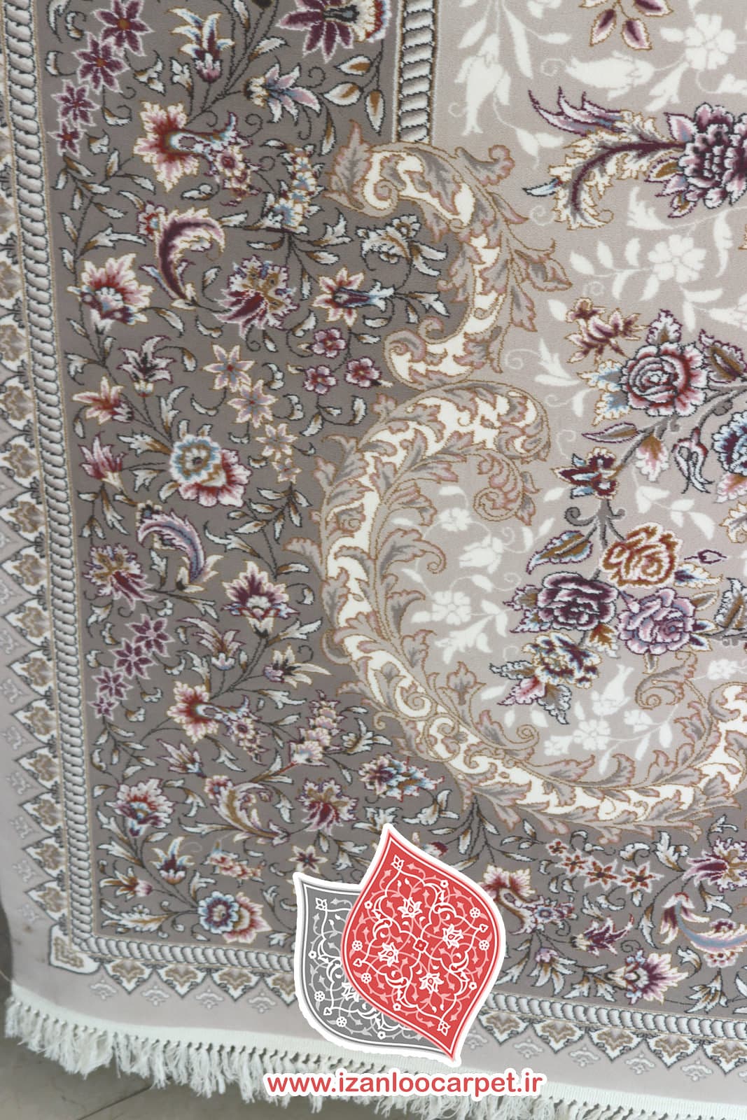 فرش زمرد مشهد طرح 40203 کرم بژ 700 شانه تراکم 2550 تمام نخ اکریلیک — تصویر ۹