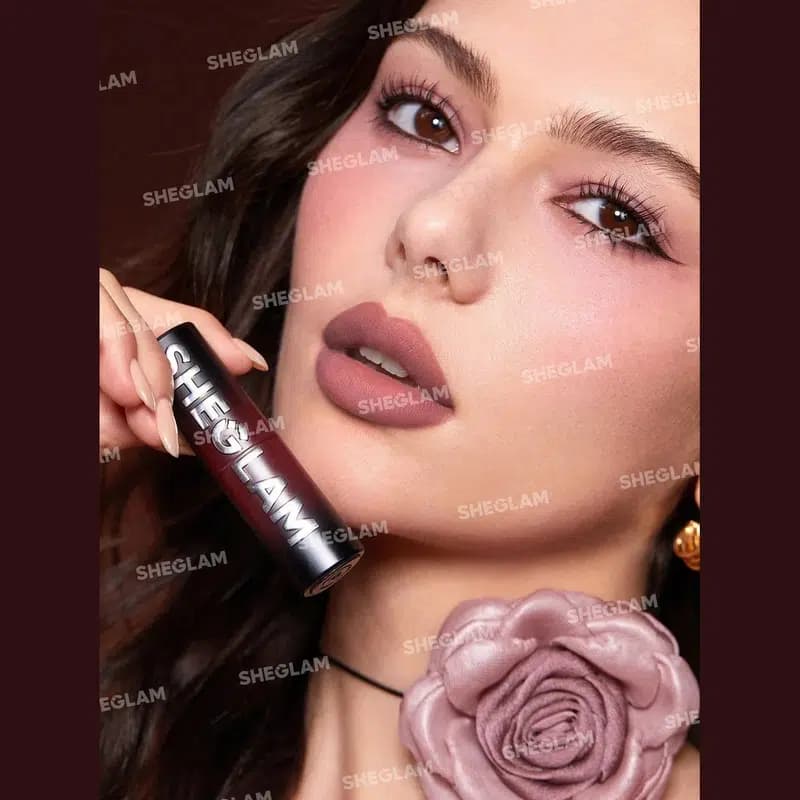 رژلب جامد امبر رز شیگلم — تصویر ۸