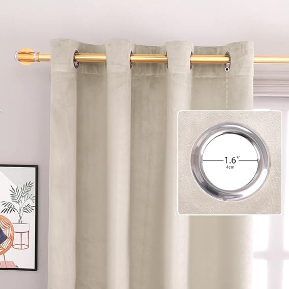 پرده مخمل دیزاین ساده رنگ کرم روشن کد 416 مجموعه 2عددی — تصویر ۴